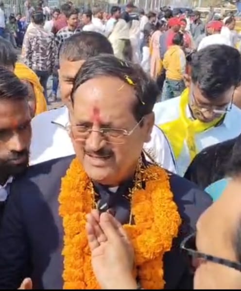 धनबाद नगर निगम चुनाव:इंजीनियर रवि चौधरी की दावेदारी से मेयर चुनाव अब वादों का नहीं, ‘विजन और विज़डम’ का मुकाबला बन गया